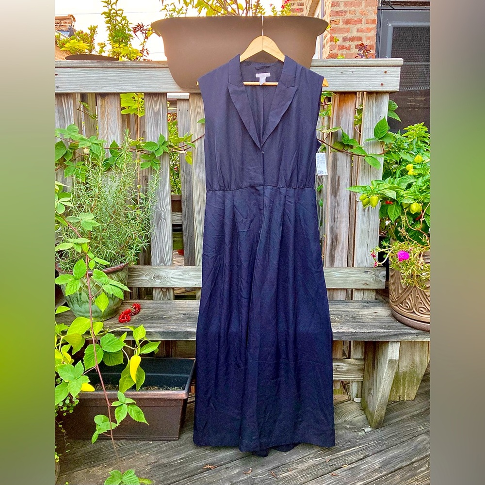 NWT • H&M • M • Black • Wide Leg V-Neck Collared Jumpsuit